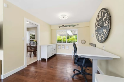 Kitchen Island Photo of 1861 Chalmers Avenue, Port Coquitlam, BC