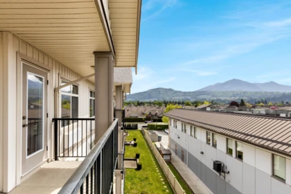 Staircase Photo of 408 45753 Stevenson Road, Chilliwack, BC
