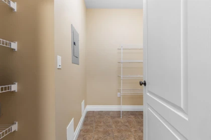Walk-In Closet Photo of 408 45753 Stevenson Road, Chilliwack, BC