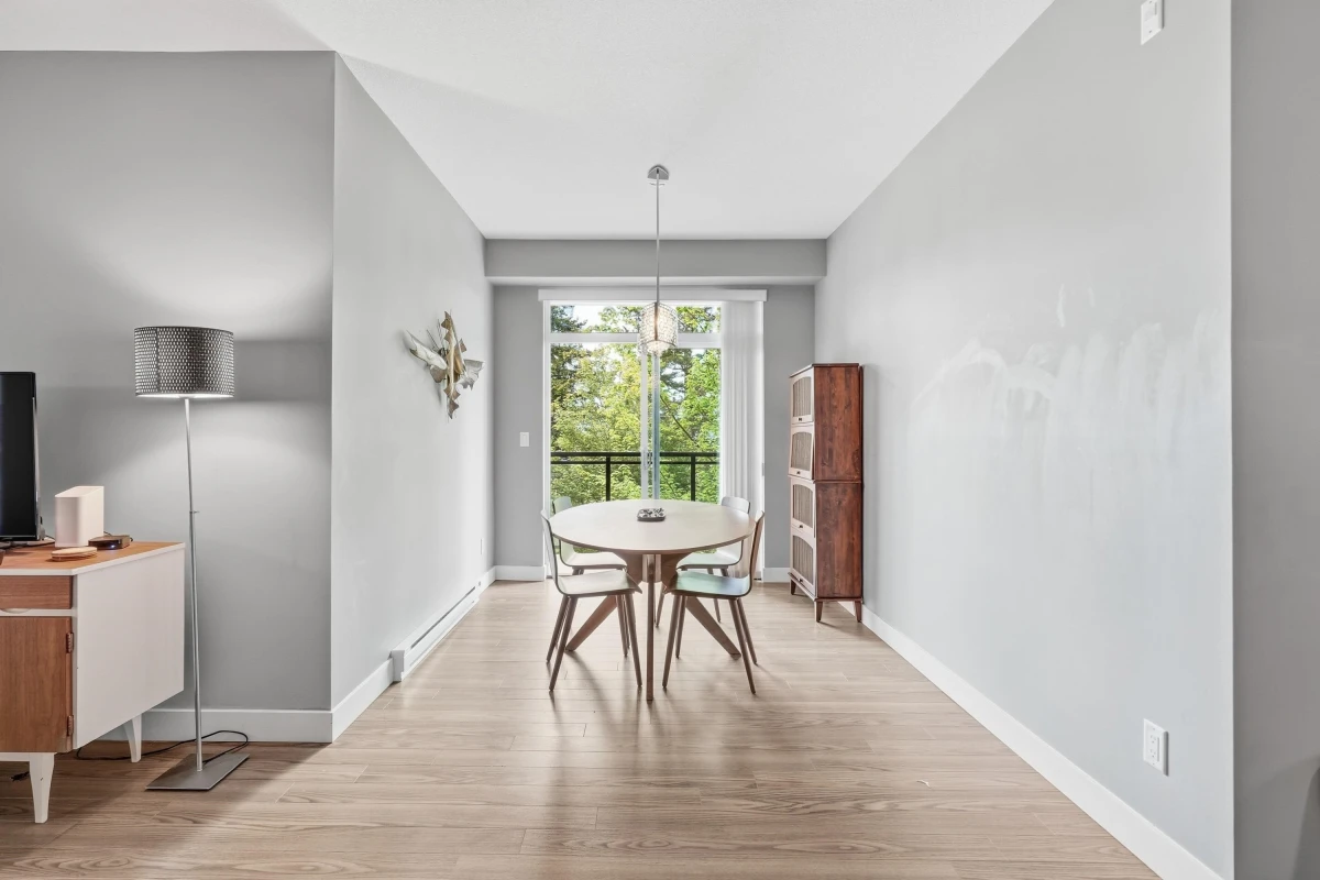 Family Room Photo of 203 14358 60 Avenue, Surrey, BC