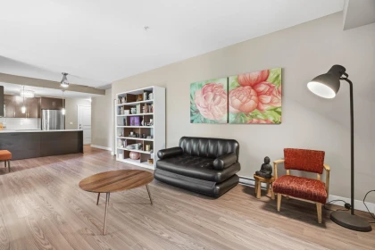 Kitchen Photo of 203 14358 60 Avenue, Surrey, BC