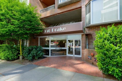 Entry Foyer Photo of 407 950 Drake Street, Vancouver, BC