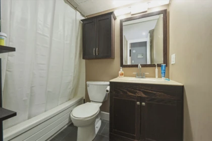 Powder Room Photo of 407 950 Drake Street, Vancouver, BC
