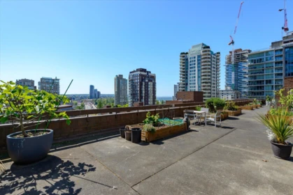 Swimming Pool Photo of 407 950 Drake Street, Vancouver, BC