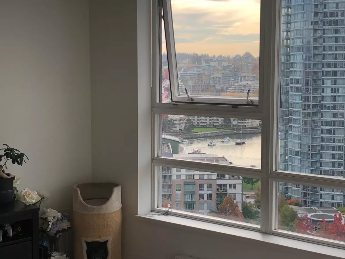 Dining Area Photo of 2201 939 Expo Boulevard, Vancouver, BC