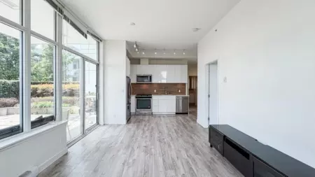 105 200 Nelson's Crescent, New Westminster, BC, New Westminster — Apartment/Condo for sale