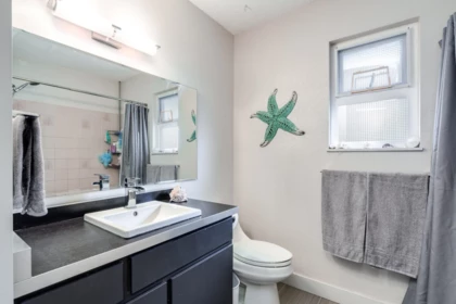 Guest Bathroom Photo of 11708 Furukawa Place, Maple Ridge, BC
