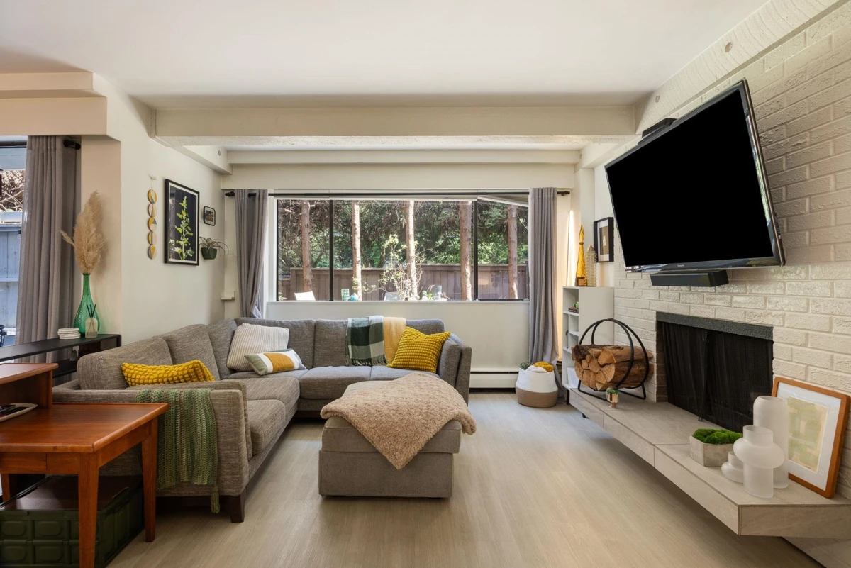 Family Room Photo of 101 1535 Nelson Street, Vancouver, BC