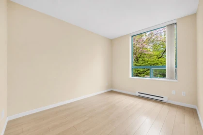 Hallway Photo of 2 6611 Southoaks Crescent, Burnaby, BC