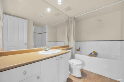 Mudroom Photo of 2 6611 Southoaks Crescent, Burnaby, BC