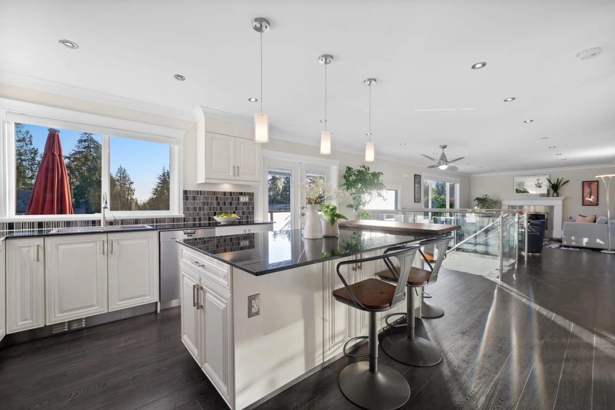 Dining Area Photo of 906 Strathaven Drive, North Vancouver, BC