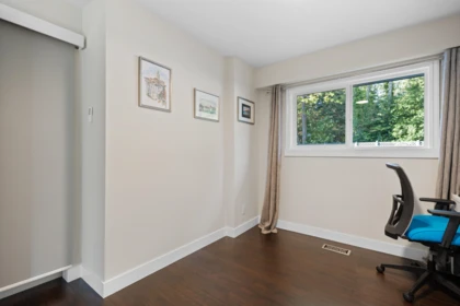 Basement Recreation Room Photo of 906 Strathaven Drive, North Vancouver, BC
