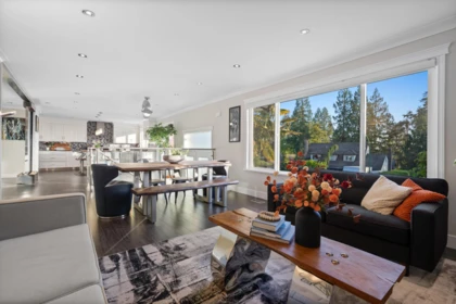 Breakfast Nook Photo of 906 Strathaven Drive, North Vancouver, BC