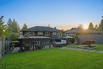 Front Yard Photo of 906 Strathaven Drive, North Vancouver, BC