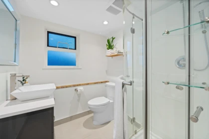 Garage Interior Photo of 906 Strathaven Drive, North Vancouver, BC