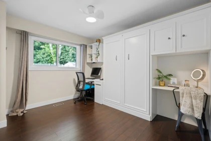 Loft / Bonus Room Photo of 906 Strathaven Drive, North Vancouver, BC
