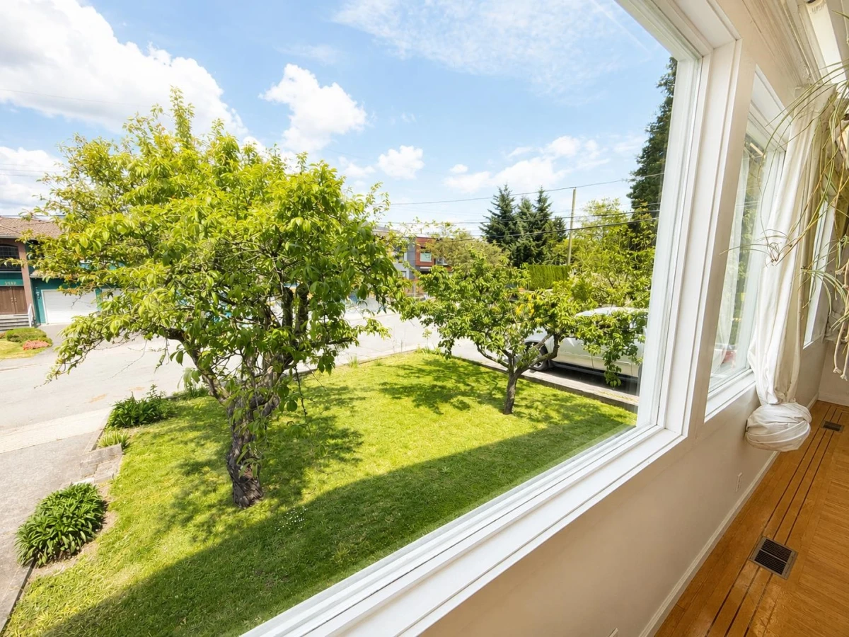 Family Room Photo of 5006 Fulwell Street, Burnaby, BC