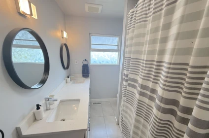 Guest Bathroom Photo of 5006 Fulwell Street, Burnaby, BC