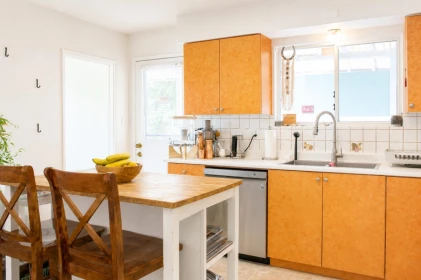 Kitchen Island Photo of 5006 Fulwell Street, Burnaby, BC