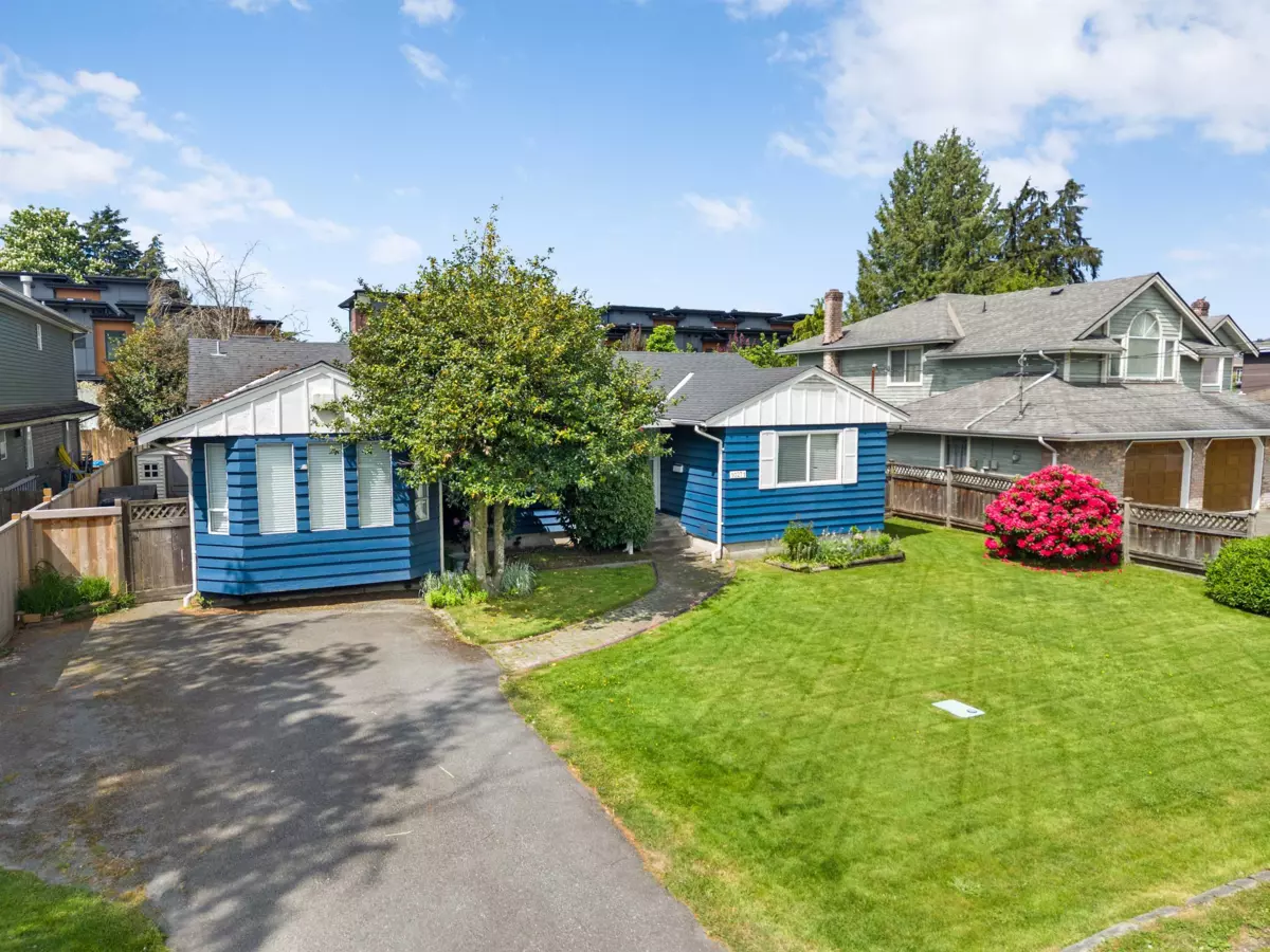 Family Room Photo of 10271 Dennis Crescent, Richmond, BC