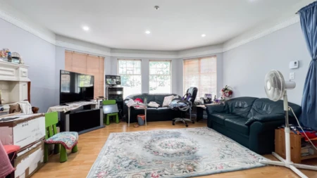 Kitchen Photo of 1860 SE Marine Drive, Vancouver, BC