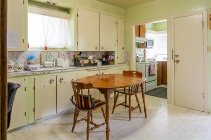 Kitchen Island Photo of 2812 E 18th Avenue, Vancouver, BC