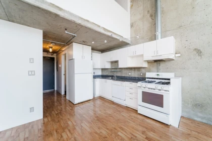 Kitchen Island Photo of 431 289 Alexander Street, Vancouver, BC