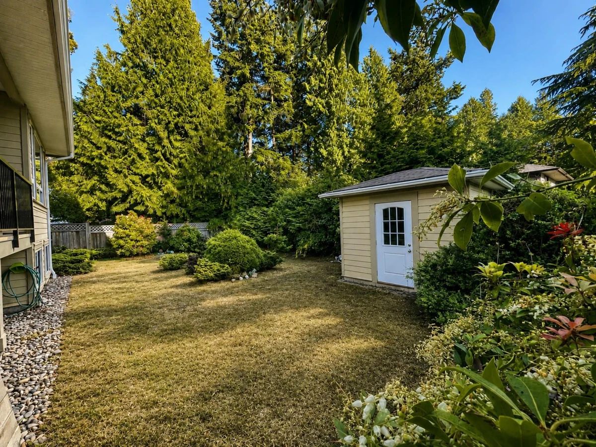 Family Room Photo of 14068 Blackburn Avenue, Surrey, BC