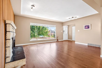 Breakfast Nook Photo of 2337 Lobb Avenue, Port Coquitlam, BC
