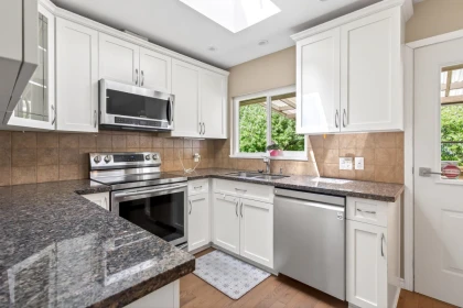 Guest Bathroom Photo of 2337 Lobb Avenue, Port Coquitlam, BC