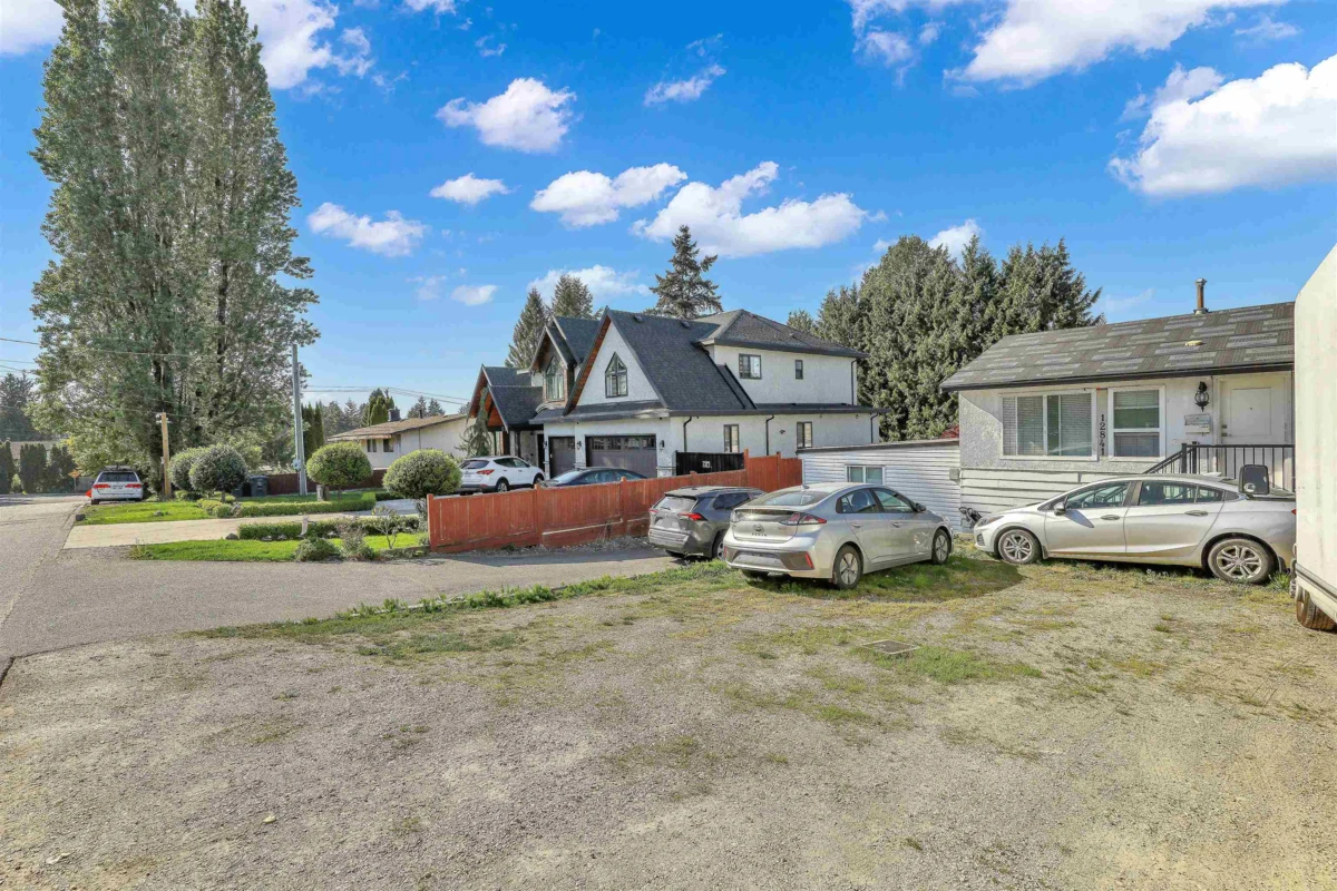 Family Room Photo of 12841 98 Avenue, Surrey, BC