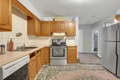 Basement Recreation Room Photo of 12841 98 Avenue, Surrey, BC
