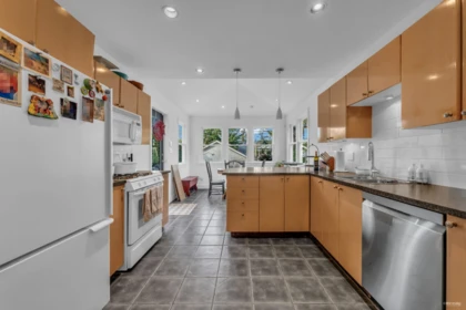 Breakfast Nook Photo of 295 W 23rd Avenue, Vancouver, BC