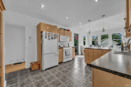 Primary Bedroom Photo of 295 W 23rd Avenue, Vancouver, BC