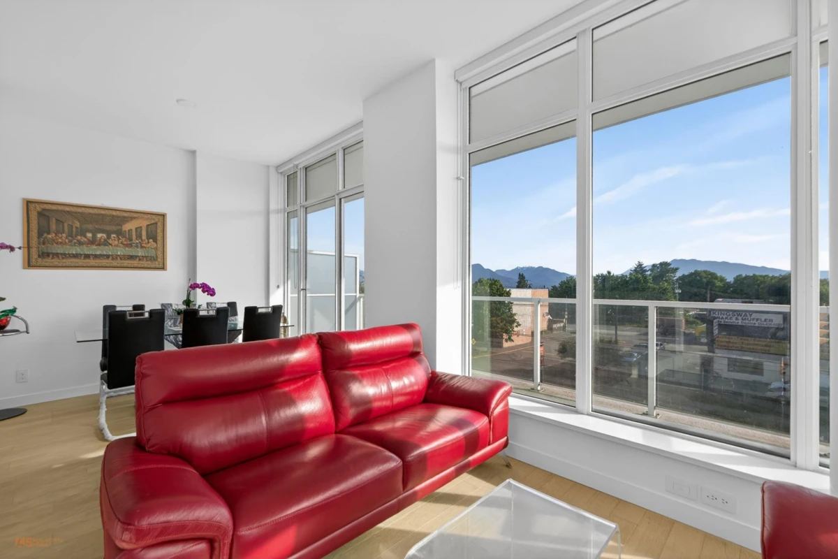 Family Room Photo of 312 2220 Kingsway, Vancouver, BC