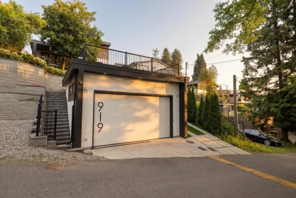 Hot Tub / Spa Photo of 919 E 4th Street, North Vancouver, BC