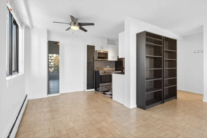 Entry Foyer Photo of 804 1330 Harwood Street, Vancouver, BC