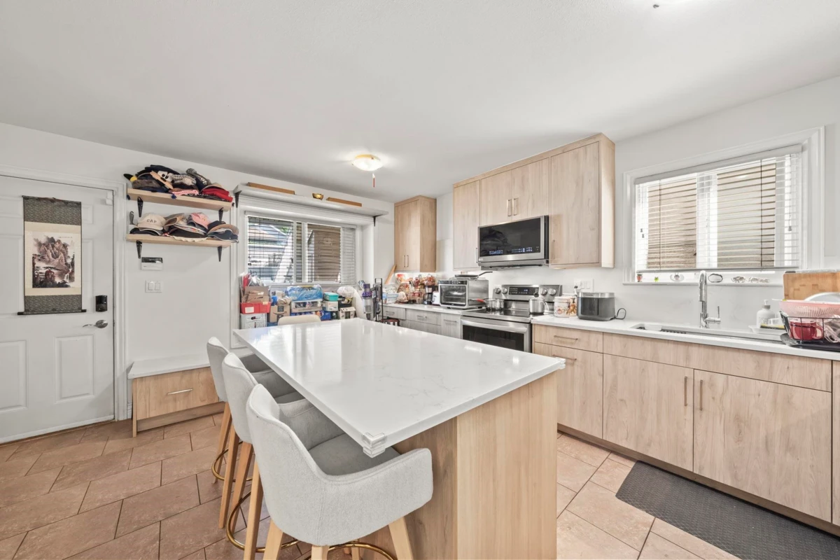 Living Room Photo of 3541 Adanac Street, Vancouver, BC