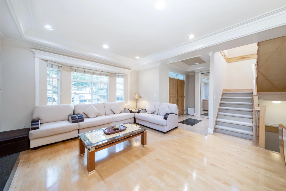 Living Room Photo of 260 W 63rd Avenue, Vancouver, BC
