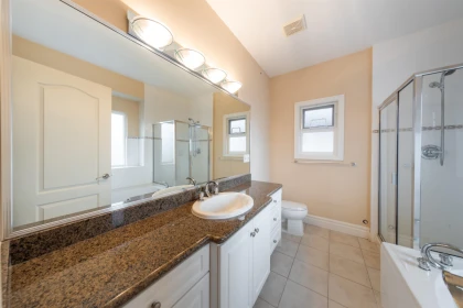 Guest Bathroom Photo of 260 W 63rd Avenue, Vancouver, BC