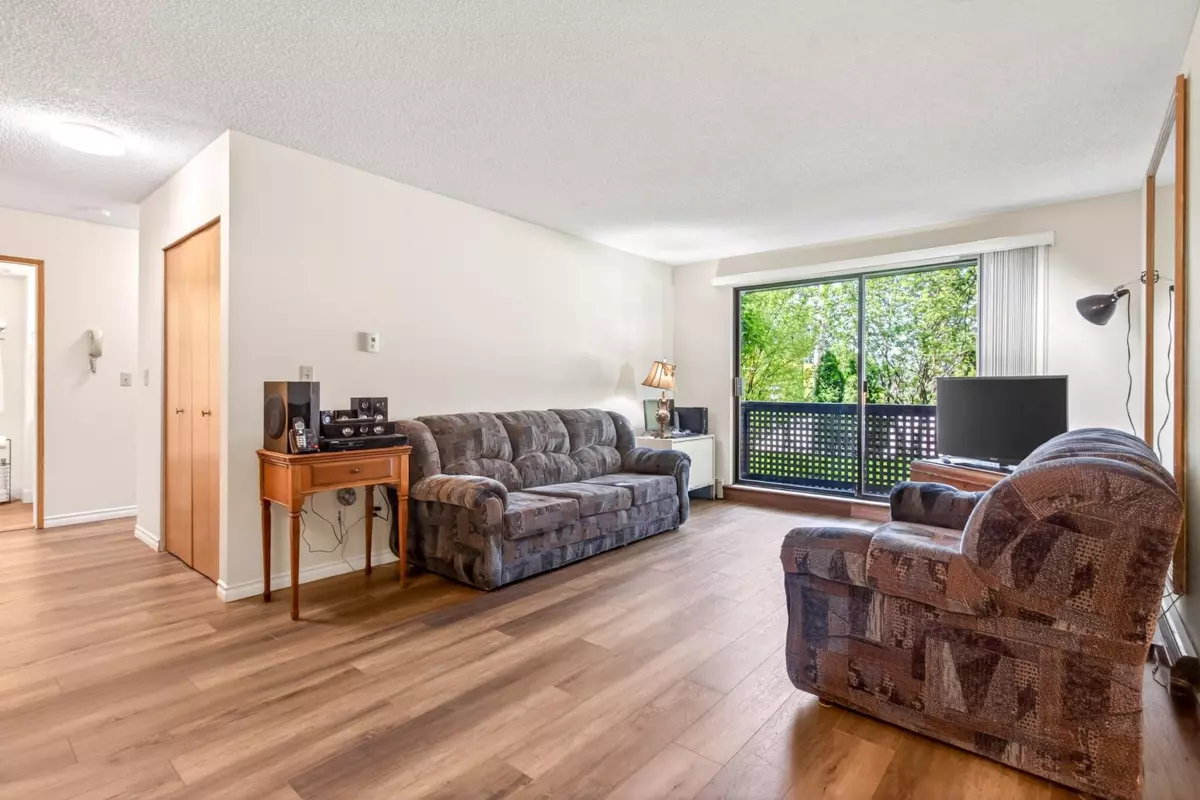 Living Room Photo of 115 535 Blue Mountain Street, Coquitlam, BC