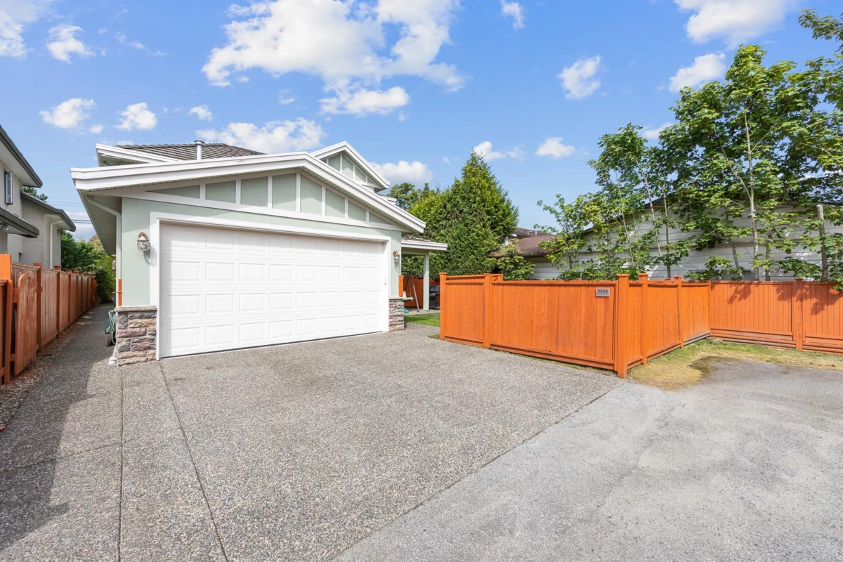 Family Room Photo of 9044 Railway Avenue, Richmond, BC