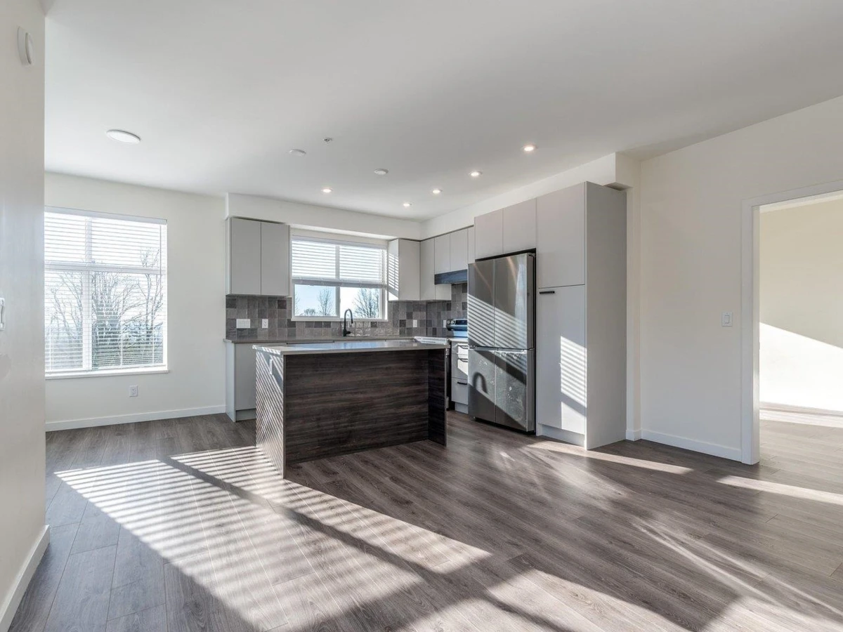 Living Room Photo of 311 33920 Best Avenue, Mission, BC