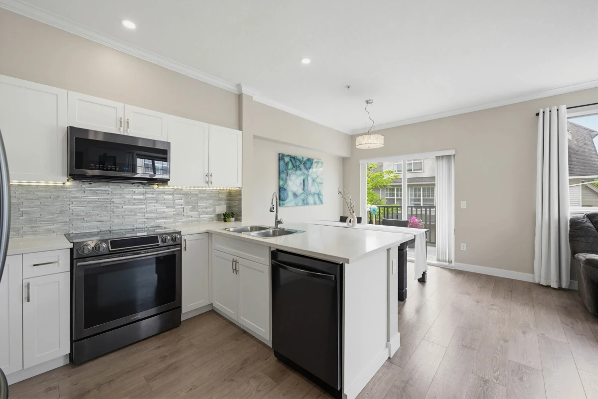 Family Room Photo of 41 8089 209 Street, Langley, BC