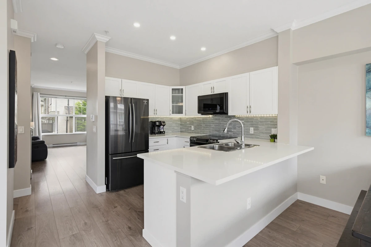 Living Room Photo of 41 8089 209 Street, Langley, BC
