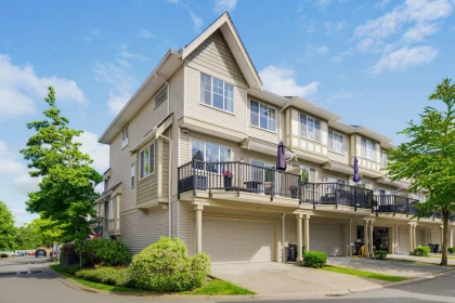 Front Yard Photo of 41 8089 209 Street, Langley, BC