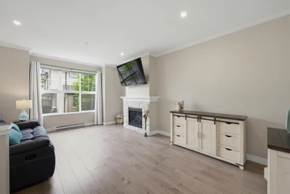 Kitchen Photo of 41 8089 209 Street, Langley, BC