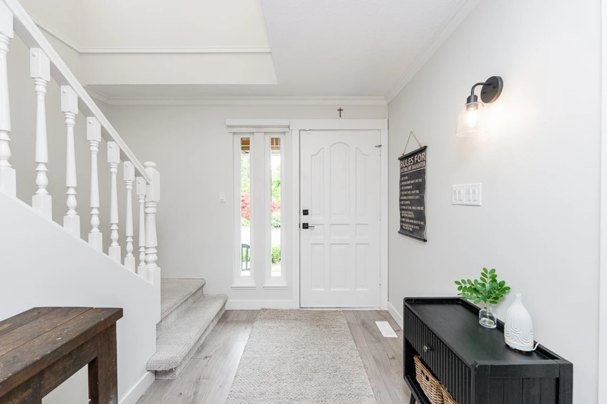 Living Room Photo of 1787 148a Street, Surrey, BC