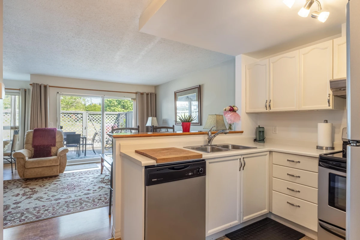 Dining Area Photo of 24 5761 Wharf Avenue, Sechelt, BC
