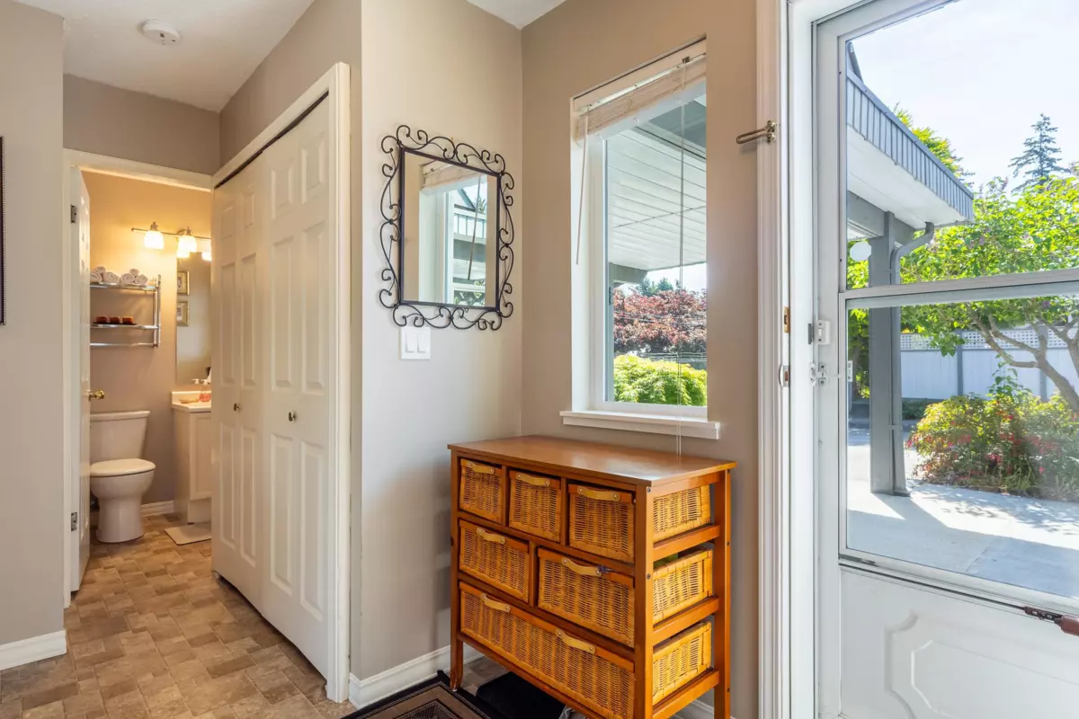 Living Room Photo of 24 5761 Wharf Avenue, Sechelt, BC